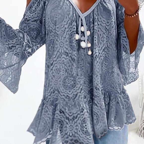 πΌLAST ONE!πΌ Classy Blue Laced Cold Shoulder - Picture 2 of 2